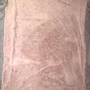 100% polyester throw blanket.